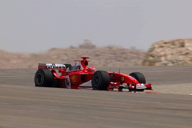 Michael Schumacher (Deutschland Ferrari) in seinem Boliden Motorsport Grand Prix Herren Großer Preis von Bahrain 2004, Formel 1 Weltmeisterschaft, F1, F, GP, WM, Freies Training, Vdig Einzelbild Bahrain Racing Circuit Manama