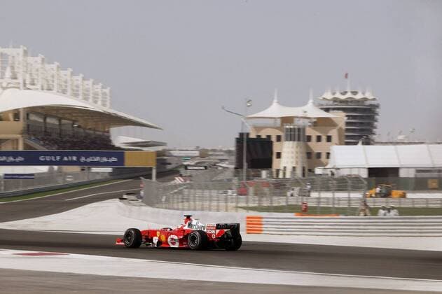 Rubens Barrichello (Brasilien Ferrari) in seinem Boliden Motorsport Grand Prix Herren Großer Preis von Bahrain 2004, Formel 1 Weltmeisterschaft, F1, F, GP, WM, Freies Training, Vdig Einzelbild Bahrain Racing Circuit Manama