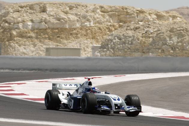 Juan Pablo Montoya (Kolumbien BMW Williams) in seinem Boliden Motorsport Grand Prix Herren Großer Preis von Bahrain 2004, Formel 1 Weltmeisterschaft, F1, F, GP, WM, Freies Training, Vdig Einzelbild Bahrain Racing Circuit Manama