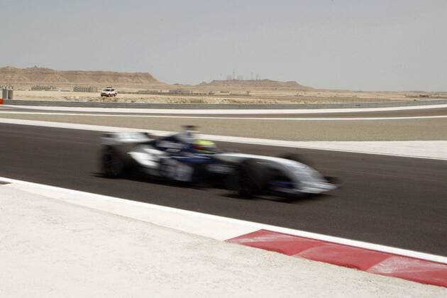 Ralf Schumacher (Deutschland BMW Williams) in seinem Boliden Motorsport Grand Prix Herren Großer Preis von Bahrain 2004, Formel 1 Weltmeisterschaft, F1, F, GP, WM, Freies Training, Vdig Einzelbild Bahrain Racing Circuit Manama Dynamik