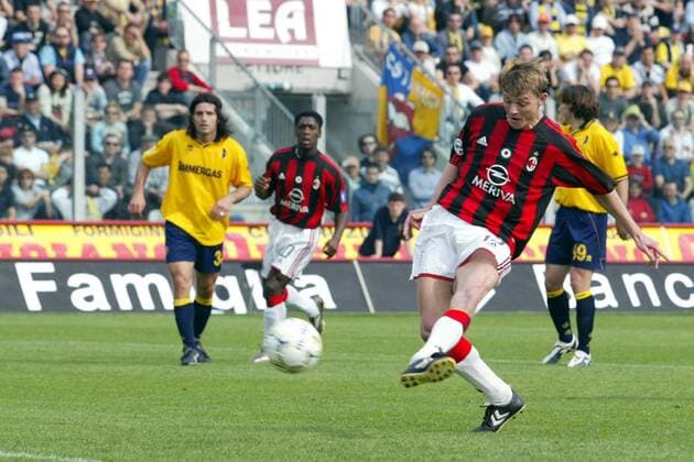 Jon Dahl Tomasson (Milan) erzielt das 0:1 Fußball Herren Serie A 2003 2004, 1. Italienische Liga, Modena - AC Mailand 1:1, Vdig Einzelbild Modena Dynamik,