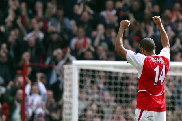 Thierry Henry (Arsenal) - Torjubel Fußball Herren English Premier League 2003 2004, 1. Englische Liga, FC Arsenal London Einzelbild London