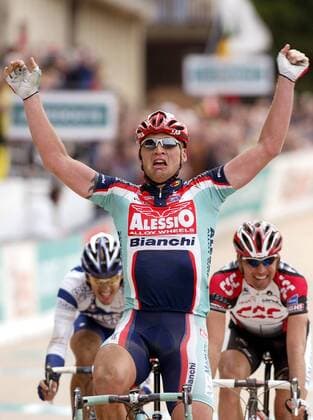 Magnus Backstedt (Schweden Alessio Bianchi) gewinnt im Sprint Paris - Roubaix 2004 Radsport Herren Paris - Roubaix 2004, Straßenradsport, Straße, Rad, Vdig Gruppe Freude,