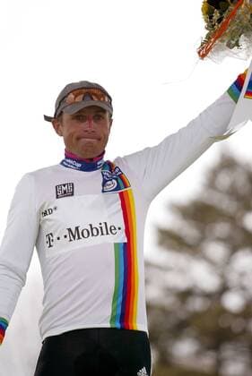 Steffen Wesemann (Deutschland T Mobile) im Trikot des Weltcupführenden Radsport Herren Paris - Roubaix 2004, Straßenradsport, Straße, Rad, Vdig Einzelbild Weltcup. Weltcupführender