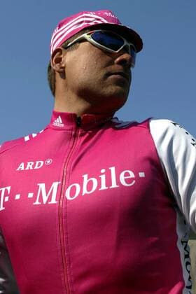 Jan Ullrich (Deutschland T Mobile) geht mit breiter Brust in die neue Saison voran Radsport Herren Rund um Köln 2004, Straßenradsport, Straße, Rad, Vdig Porträt Köln Überlegenheit