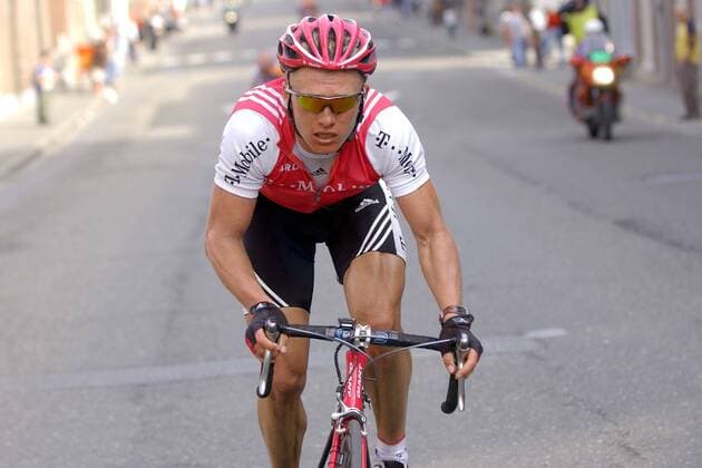 Alexander Winokurow (Kasachstan T-Mobile) Radsport Herren Lüttich-Bastogne-Lüttich 2004, Straßenradsport, Straße, Rad, Vdig Einzelbild Außreißergruppe Lüttich-Bastogne-Lüttich