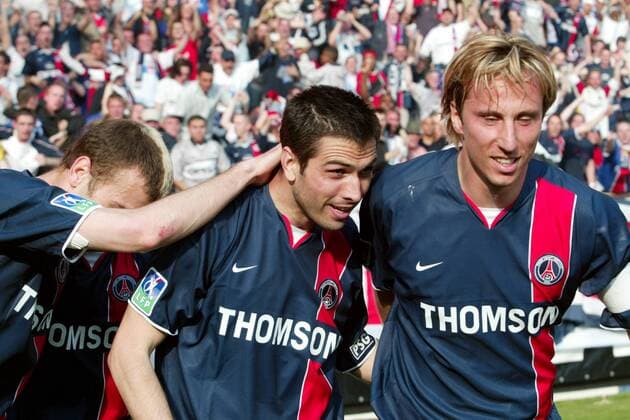 Pauleta (li.) und Frederic Dehu (beide Paris St. Germain) - Torjubel Fußball Herren Ligue Une 2003 2004, 1. Französische Liga, Paris Saint Germain, PSG Gruppe Paris Freude,  