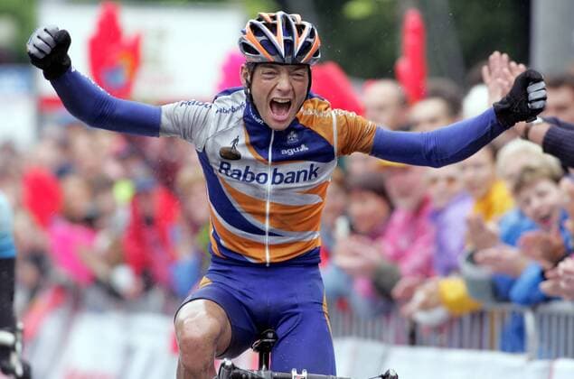 Karsten Kroon (Niederlande Rabobank) gewinnt Rund um den Henninger Turm 2004 Radsport Herren Rund um den Henninger Turm 2004, Straßenradsport, Straße, Rad, Vdig Einzelbild Frankfurt M. Freude, Begeisterung,
