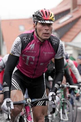 Erik Zabel (Deutschland T Mobile) Radsport Herren Rund um den Henninger Turm 2004, Straßenradsport, Straße, Rad, Vdig Einzelbild Frankfurt M.