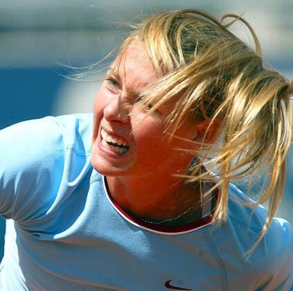 Maria Sharapova (Rußland) Tennis Damen Ladies German Open 2004, WTA-Tour Einzelbild Hundekehle Berlin Dynamik,