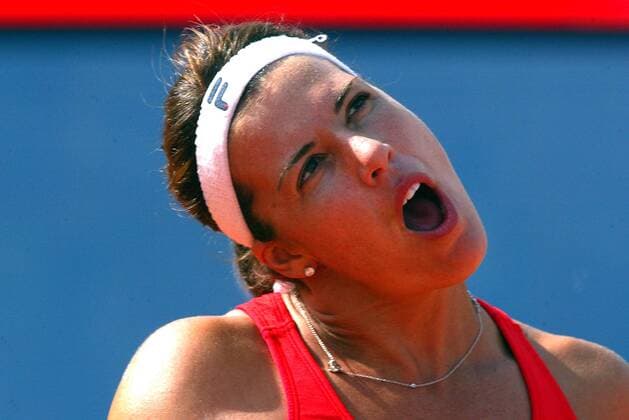 Jennifer Capriati (USA) staunt nicht schlecht Tennis Damen Ladies German Open 2004, WTA-Tour Einzelbild Hundekehle Berlin