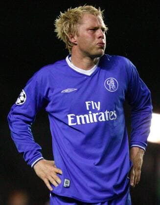 Eidur Gudjohnsen (Chelsea) ist nach dem Ausscheiden aus der Champions League endlos traurig Fußball EC 1 Herren Champions League 2003 2004, Halbfinale, Chelsea FC London, Vdig Einzelbild London Enttäuschung,
