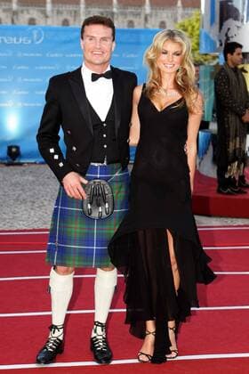 David Coulthard (Schottland) mit Topmodel Marisa Miller anlässlich der Verleihung des Laureus World Sports Awards 2004 Motorsport Herren Laureus World Sports Awards 2004, Sportlerwahl, Ehrung, Sportlerehrung, Sportlerauszeichnung, Vdig Gruppe Model, Lachen, Award Estoril Freude,