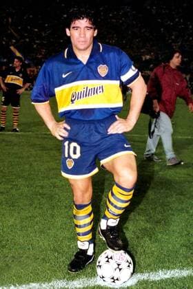 Diego Armando Maradona (Boca Juniors) vor dem Anstoß - VERÖFFENTLICHUNGSRECHTE NUR FÜR DEUTSCHE MEDIEN Fußball Herren Primera Division 1995 1996, Apertura, 1. Argentinische Liga, Boca Juniors Buenos Aires Einzelbild Buenos Aires