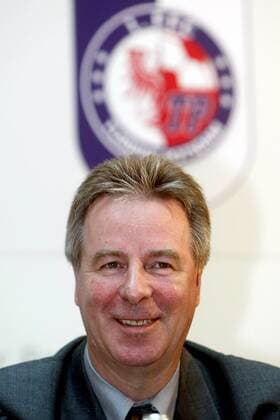 Vizepräsident Rolf Kutzmutz (Potsdam) Fußball Damen DFB-Pokal 2003 2004, Pokalspiel, Pokalfinale, Finale, Endspiel, Frauen, Frauenfußball Porträt Geschäftsführer, Bundespolitik, Bundespolitiker Berlin, people Freude,