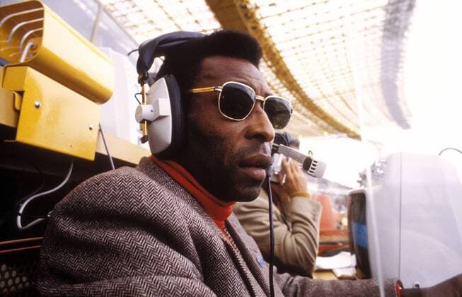 Fußballikone Pele (Brasilien) als Kommentator von der Tribüne Fußball WM Herren Weltmeisterschaft 1978, Länderspiel, Zwischenrunde, Gruppe B, Nationalmannschaft, Nationalteam, Einzelbild Rosario