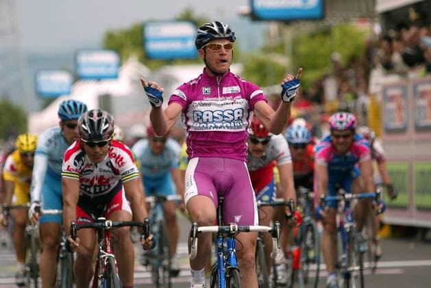 Alessandro Petacchi (Italien Fassa Bortolo) - Siegesjubel Radsport Herren Giro d Italia 2004, Straßenradsport, Straße, Rad, Rundfahrt, 10. Etappe Gruppe Porto Sant Elpidio - Ascoli