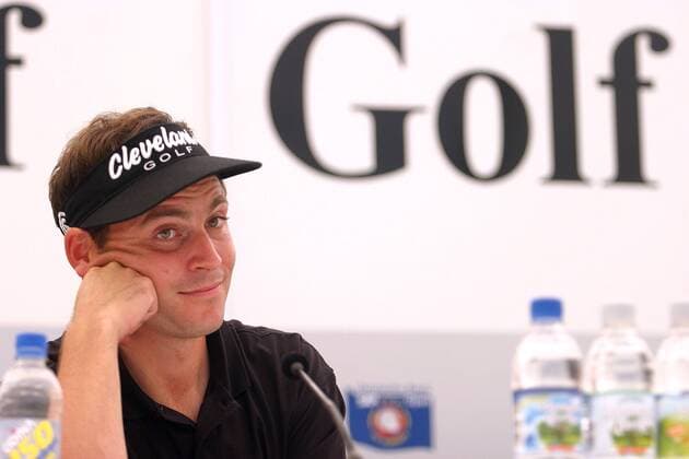 David Howell (England) entspannt während der Pressekonferenz Golf Herren Deutsche Bank SAP Open 2004, Golfen, PGA European Tour, TPC of Europe Einzelbild St. Leon-Rot Heidelberg
