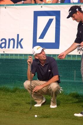 Marcel Siem (Deutschland, li.) und David Howell (England) im Gespräch Golf Herren Deutsche Bank SAP Open 2004, Golfen, PGA European Tour, TPC of Europe Gruppe St. Leon-Rot Heidelberg