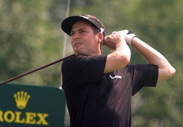 David Howell (England) schaut seinem Schlag hinterher Golf Herren Deutsche Bank SAP Open 2004, Golfen, PGA European Tour, TPC of Europe Einzelbild St. Leon-Rot Heidelberg
