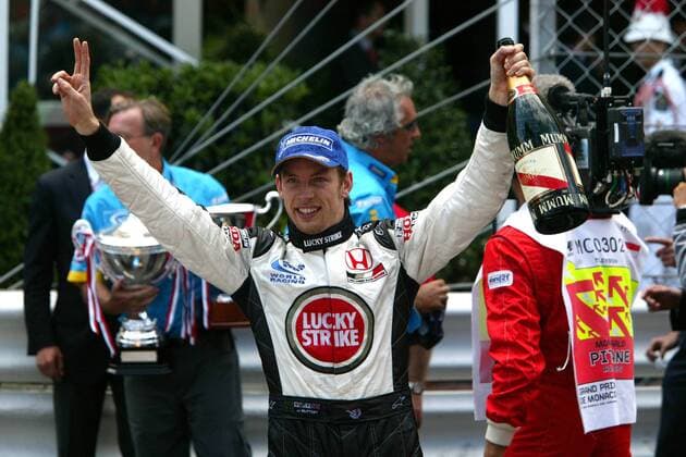 Der Zweitplatzierte Jenson Button (England BAR-Honda) jubelnd Motorsport Grand Prix Herren Großer Preis von Monaco 2004, Formel 1 Weltmeisterschaft, F1, F, GP, WM Einzelbild Circuit de Monaco Monte Carlo Freude, Begeisterung,
