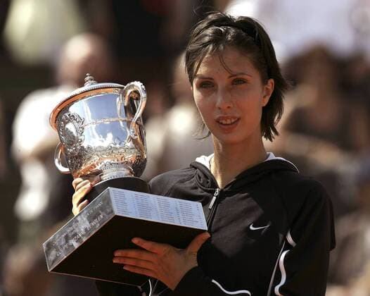 Siegerin Anastasia Myskina (Rußland) schreibt Sportgeschichte und gewinnt mit den French Open als erste Russin einen Grand Slam-Titel Tennis Damen French Open 2004, Grand Slam, WTA-Tour, Finale Einzelbild Roland Garros Paris Freude,