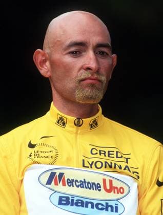 Gesamtsieger Marco Pantani (Italien Marcatone Uno) nachdenkllich während der Siegerehrung Radsport Herren Tour de France 1998, Straßenradsport, Straße, Rad Porträt Paris Nachdenklichkeit,