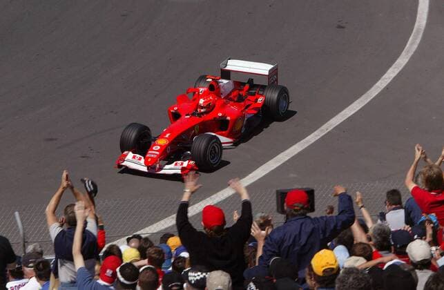 Michael Schumacher (Deutschland Ferrari) wird von seinen Fans angefeuert Motorsport Grand Prix Herren Großer Preis von Kanada 2004, Formel 1 Weltmeisterschaft, F1, F, GP, WM, Freies Training, Vdig, Totale Montreal Freude,