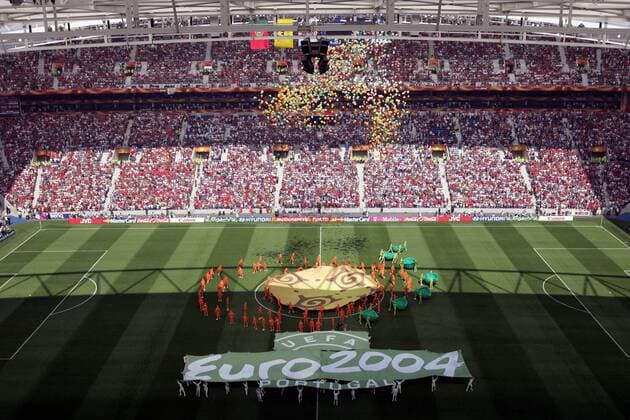 Eröffnungsfeier der Europameisterschaft 2004 in Portugal Fußball EM Herren Euro 2004, Eröffnung, Eröffnungsveranstaltung, Veranstaltung, Eröffnungszeremonie, Totale Estadio do Dragao Porto