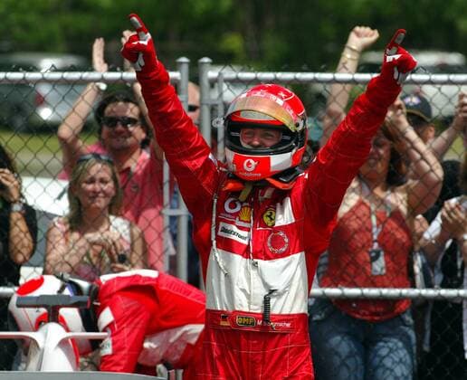 Michael Schumacher (Deutschland Ferrari) lässt sich nach seinem Triumph beim Großen Preis von Kanada feiern Motorsport Grand Prix Herren Großer Preis von Kanada 2004, Formel 1 Weltmeisterschaft, F1, F, GP, WM, Vdig Einzelbild Montreal Freude,