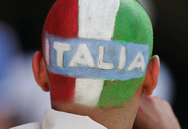 Reine Kopfsache - Italia forever! Fußball EC 3 Herren Euro 2004, Europameisterschaft, Länderspiel, Nationalmannschaft, Nationalteam, Gruppe C Einzelbild Hinterkopf, Schriftzug Guimaraes Begeisterung,