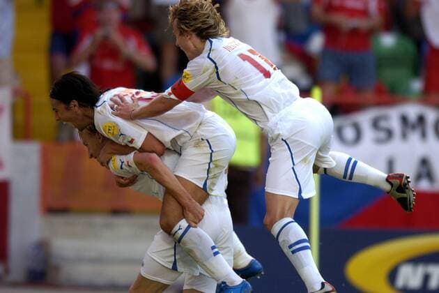 Torjubel Tschechien v.re.: Pavel Nedved, Milan Baros und Marek Heinz Fußball EM Herren Euro 2004, Europameisterschaft, Länderspiel, Nationalmannschaft, Nationalteam, Gruppe D, Gruppe Aveiro Freude, Begeisterung,