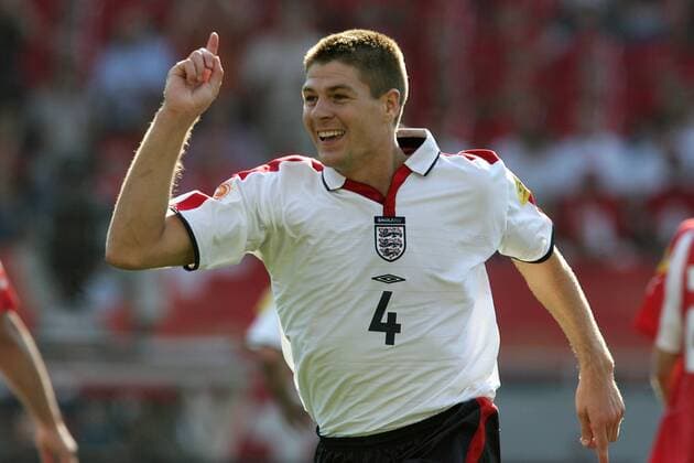 Steven Gerrard (England) - Torjubel Fußball EM Herren Euro 2004, Europameisterschaft, Länderspiel, Nationalmannschaft, Nationalteam, Gruppe B Einzelbild Coimbra Freude,