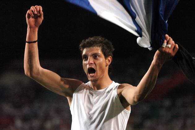 Angelos Charisteas (Griechenland) feiert lautstark den Viertelfinaleinzug Fußball EM Herren Euro 2004, Europameisterschaft, Länderspiel, Nationalmannschaft, Nationalteam, Gruppe A Einzelbild Faro-Loule Glück, Begeisterung, Freude,