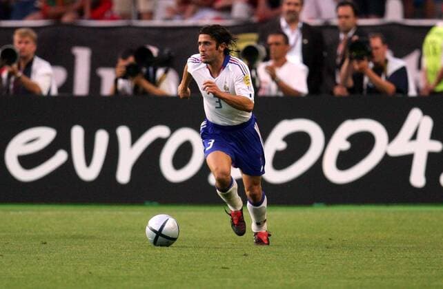 Bixente Lizarazu (Frankreich) - Antritt Fußball EM Herren Euro 2004, Europameisterschaft, Länderspiel, Nationalmannschaft, Nationalteam, Gruppe B, Einzelbild Coimbra Dynamik,