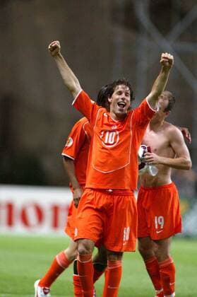 Der zweifache Torschütze Ruud van Nistelrooy (Niederlande) freut sich über den Einzug ins Viertelfinale Fußball EM Herren Euro 2004, Europameisterschaft, Länderspiel, Nationalmannschaft, Nationalteam, Gruppe D Gruppe Braga Freude,  