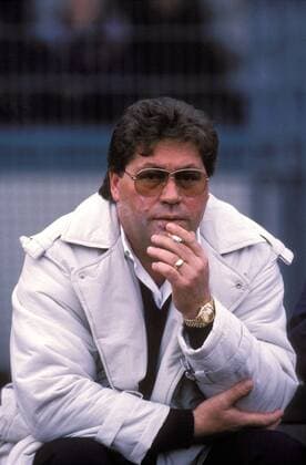 Trainer Bernd Hoss (SV Blau-Weiß 90) nachdenklich Fußball 1. BL Herren Saison 1986 1987, SpVg BW 90 Berlin 2:1 Einzelbild Berlin