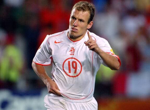 Arjen Robben (Niederlande) bejubelt nach seinem entscheidenden Tor den Viertelfinalsieg Fußball EM Herren Euro 2004, Europameisterschaft, Länderspiel, Nationalmannschaft, Nationalteam, Viertelfinale, Einzelbild Faro-Loule Freude,