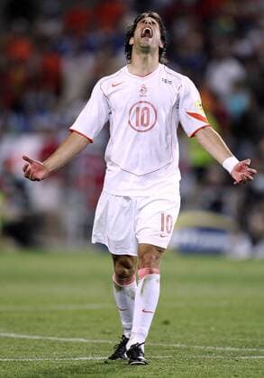 Ruud van Nistelrooy (Niederlande) - Schlußjubel Fußball EM Herren Euro 2004, Europameisterschaft, Länderspiel, Nationalmannschaft, Nationalteam, Viertelfinale, Vdig Einzelbild Faro-Loule Glück Freude, Begeisterung,