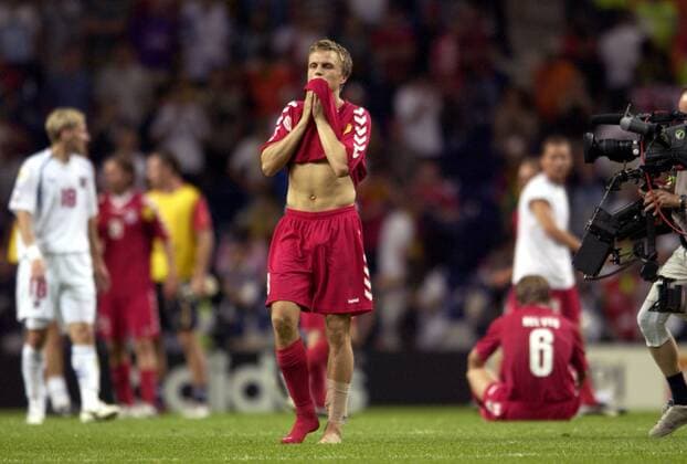 Jesper Grönkjaer (Dänemark) bitter enttäuscht Fußball EM Herren Euro 2004, Europameisterschaft, Länderspiel, Nationalmannschaft, Nationalteam, Viertelfinale, Vdig Gruppe Porto Enttäuschung,