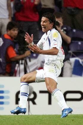 Milan Baros (Tschechien) - Torjubel Fußball EM Herren Euro 2004, Europameisterschaft, Länderspiel, Nationalmannschaft, Nationalteam, Viertelfinale Einzelbild Porto Freude, Begeisterung