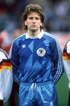 Torwart Eike Immel (BR Deutschland) während der Nationalhymne Fußball EM Herren Europameisterschaft 1988, Länderspiel, Halbfinale, Nationalmannschaft, Nationalteam, Nationaltrikot Porträt Hamburg