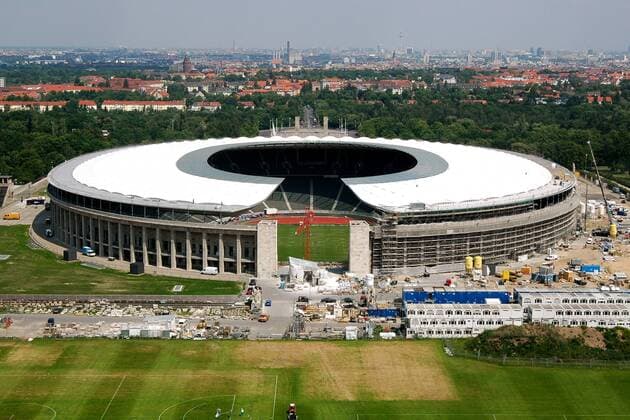 Das Olympiastadion in Berlin Herren 2004 Totale Olympiastadion Berlin