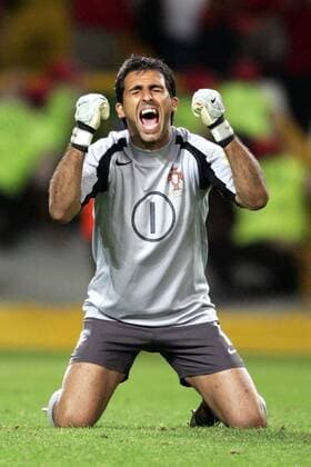 Torwart Ricardo (Portugal) - Torjubel Fußball EM Herren Euro 2004, Europameisterschaft, Länderspiel, Nationalmannschaft, Nationalteam, Halbfinale Einzelbild Symbol, Feature Lissabon Glück, Begeisterung, Freude,