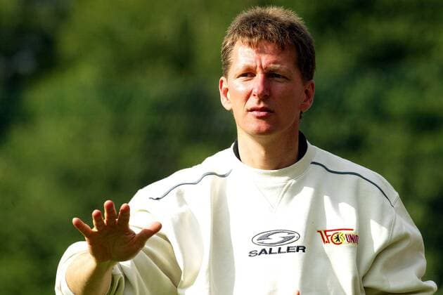 Trainer Frank Wormuth (Union) beruhigt die Gemüter Fußball Herren Saisonvorbereitung 2004 2005, Regionalliga Nord, 3. Liga, 1. FC Union Berlin, Vorbereitung, Test Einzelbild Prignitz