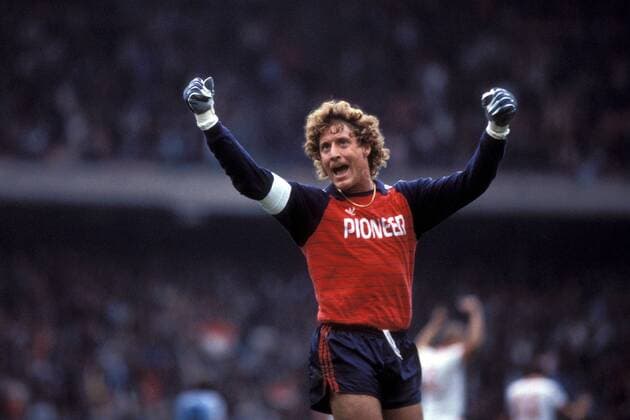 Torwart Harald Schumacher (Köln) - Torjubel Fußball 1. BL Herren DEUTSCHE SPORTZEITSCHRIFTEN UND -ZEITUNGEN NUR NACH RÜCKSPRACHE, Toni, Saison 1981 1982 Einzelbild Aufmacher Köln Begeisterung, Freude,
