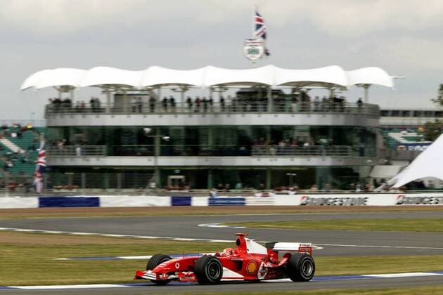 Michael Schumacher (Deutschland Ferrari) in seinem Boliden Motorsport Grand Prix Herren Großer Preis von England 2004, Formel 1 Weltmeisterschaft, F1, F, GP, WM, Freies Training Einzelbild Silverstone