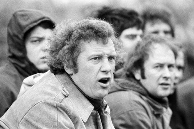 Trainer Karl-Heinz Feldkamp (Wattenscheid) verfolgt das Spielgeschehen Fußball Herren Regionalliga West 1973 1974, SG Wattenscheid 09 Einzelbild Wattenscheid