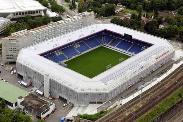 Fußball, Frauen EM 2025, alle Stadien Fußball, Frauen EM 2025, Sportstätte, St. Jakob-Park in Basel Der Sankt Jakob Park, Heimspielstätte des FC Basel Fußball Herren Super League 2004 2005, FC Basel, Nationalliga A, NLA, 1. Schweizer Liga Totale St. Jakob-Park Basel Leere