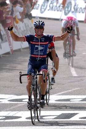 Lance Armstrong (USA US Postal Service) feiert seinen Etappensieg Radsport Herren Tour de France 2004, Straßenradsport, Straße, Rad, Vdig Einzelbild 15. Etappe Valreas - Villard-de-Lans Freude, Begeisterung,  